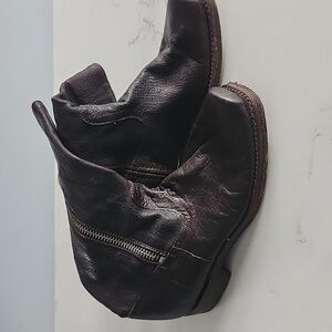 Ladies Frye  dk brown leather boots